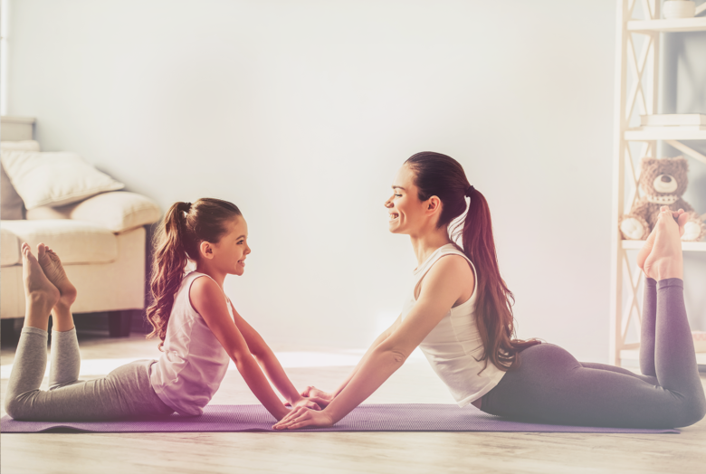 Amizade e Família: confira os benefícios do Yoga com quem se ama